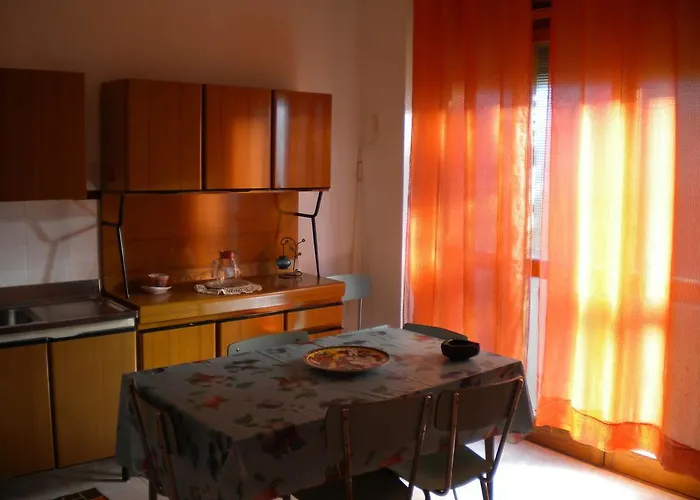 Nespole E Vermentino 阿尔盖罗