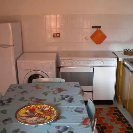 Nespole E Vermentino Apartamento *